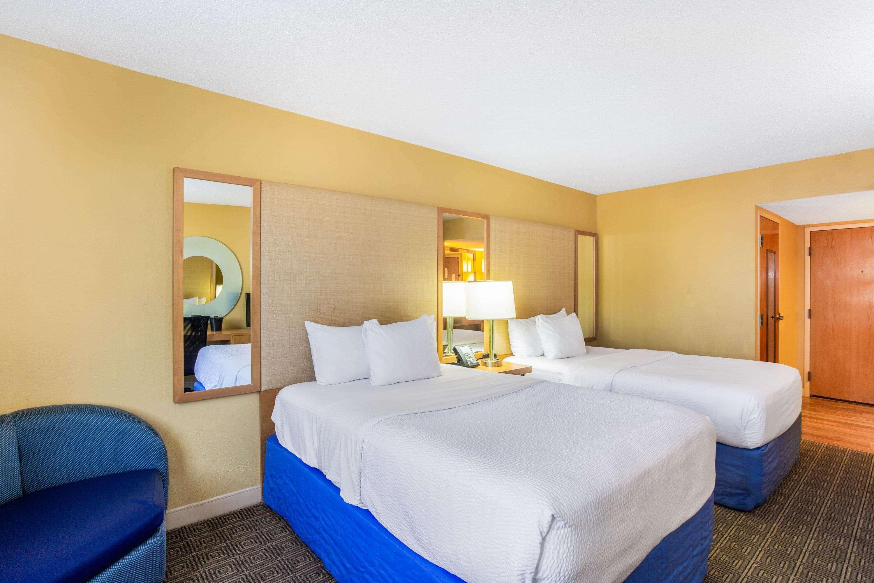 מלון La Quinta By Wyndham Sarasota Downtown מראה חיצוני תמונה