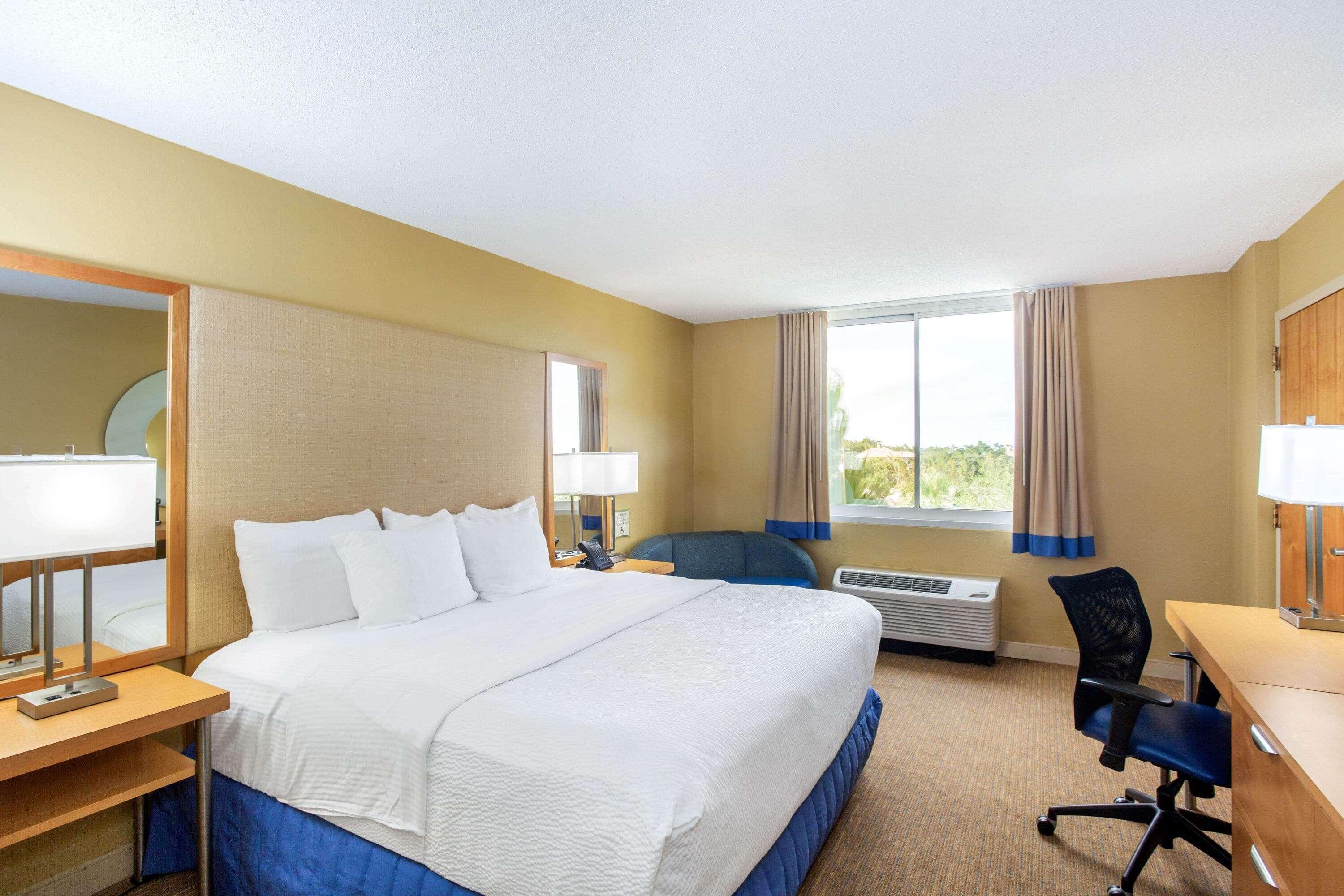 מלון La Quinta By Wyndham Sarasota Downtown מראה חיצוני תמונה