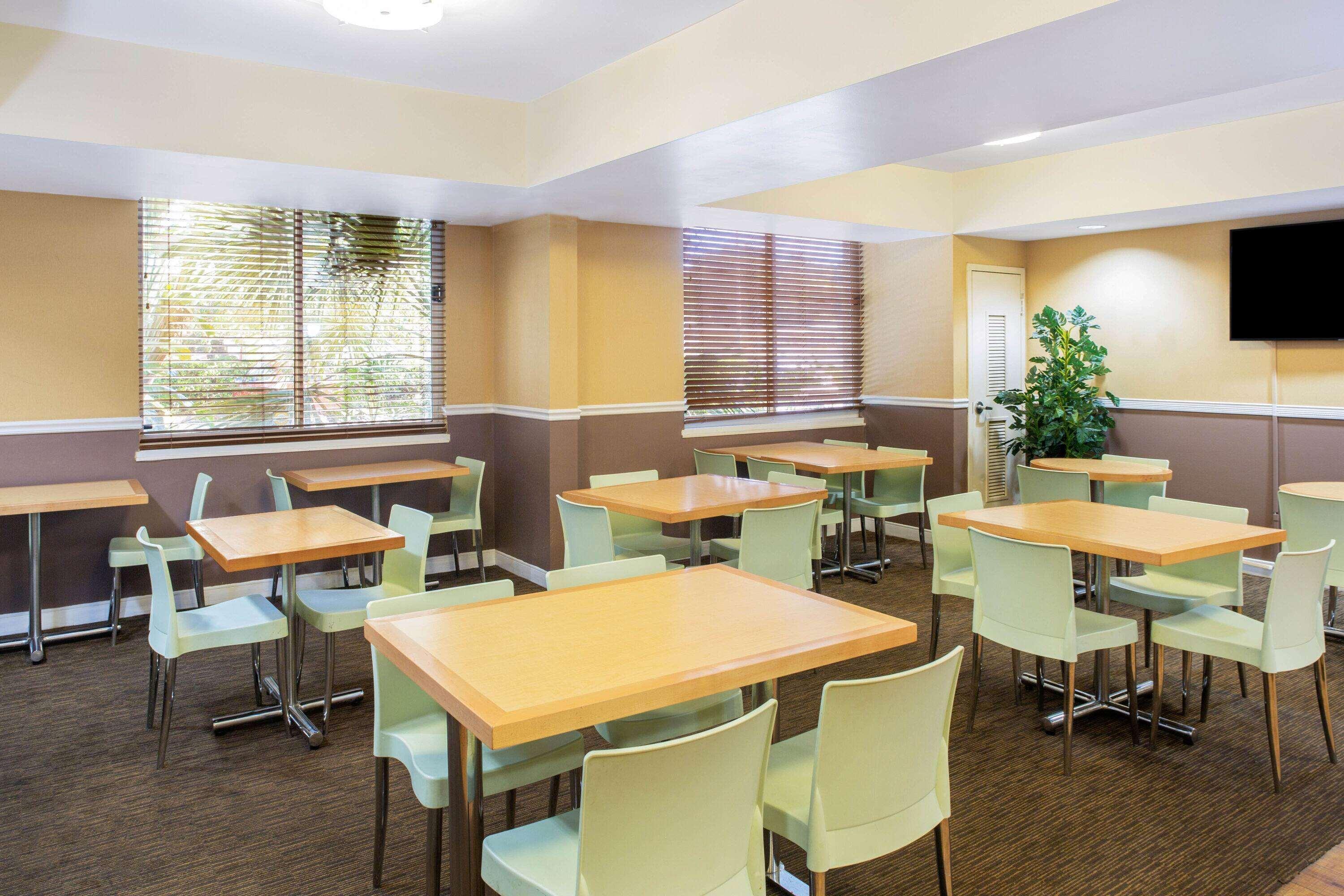 מלון La Quinta By Wyndham Sarasota Downtown מראה חיצוני תמונה