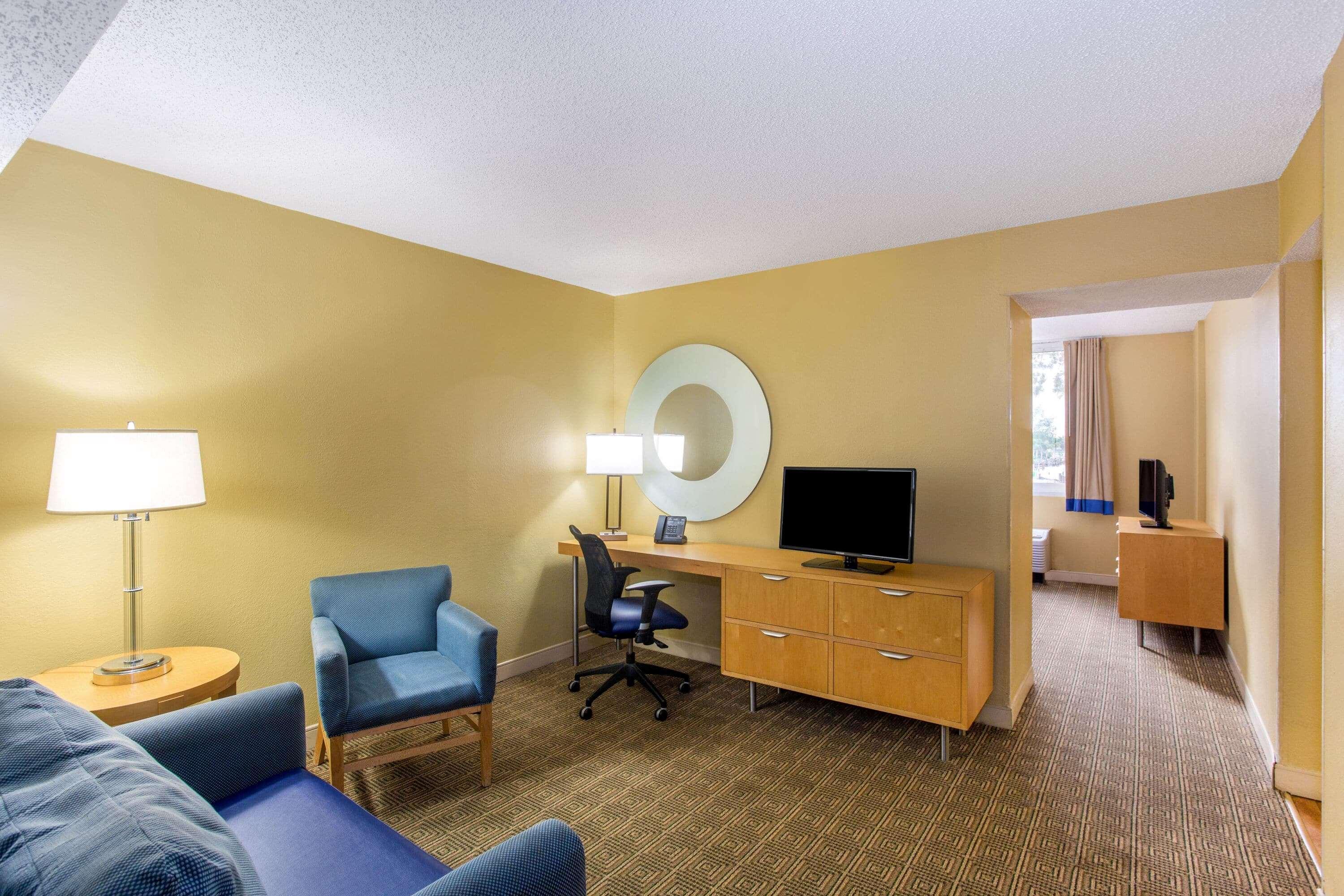 מלון La Quinta By Wyndham Sarasota Downtown מראה חיצוני תמונה