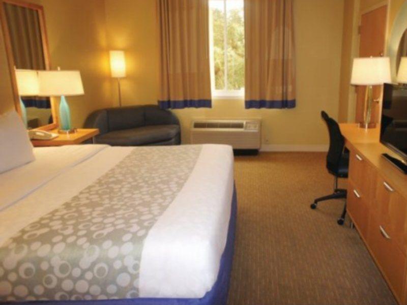 מלון La Quinta By Wyndham Sarasota Downtown מראה חיצוני תמונה