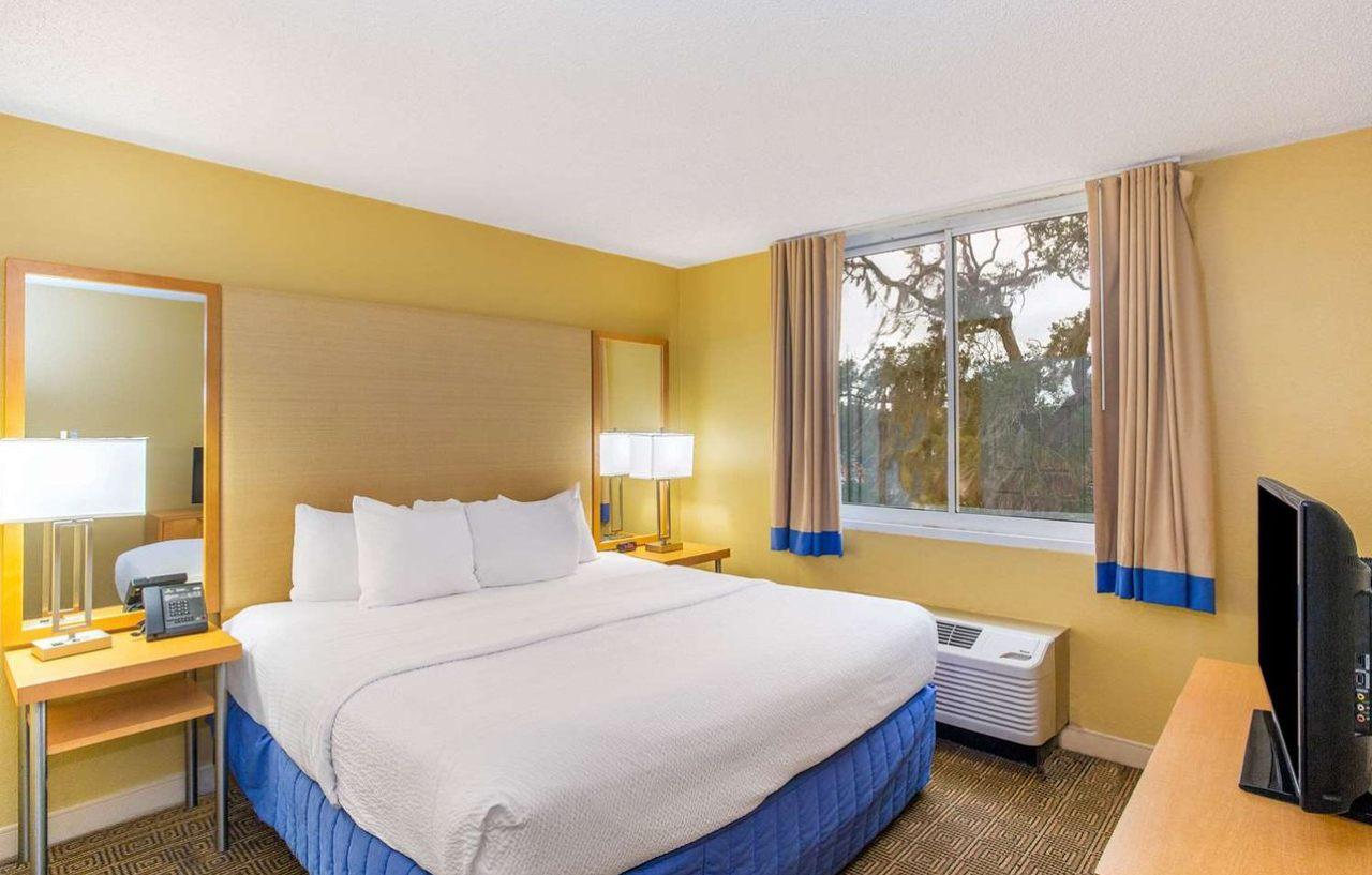 מלון La Quinta By Wyndham Sarasota Downtown מראה חיצוני תמונה
